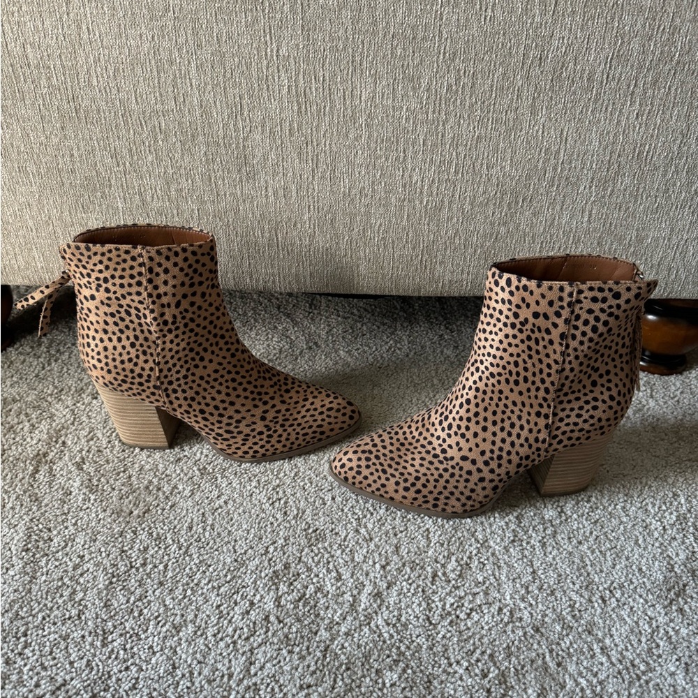 Boutique Booties Queen George Size 10